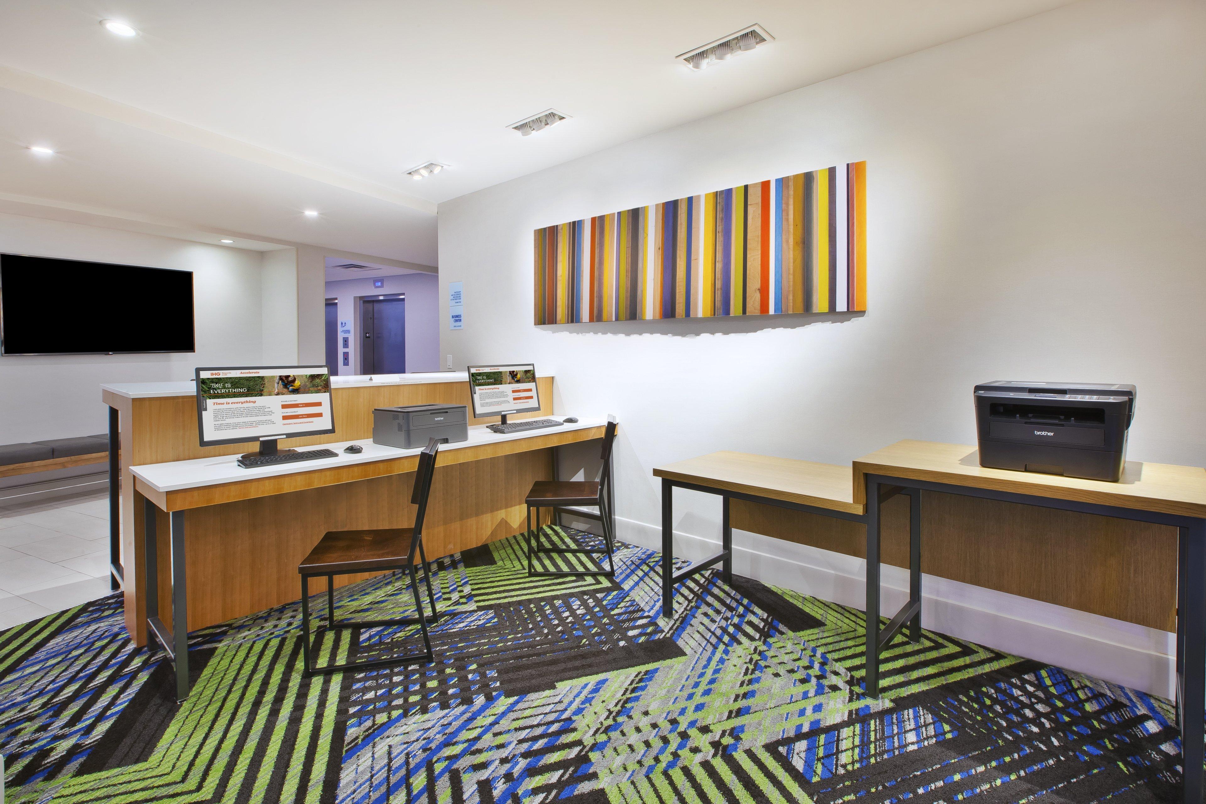 Holiday Inn Express & Suites Grand Rapids Airport North By Ihg Cascade Exterior photo