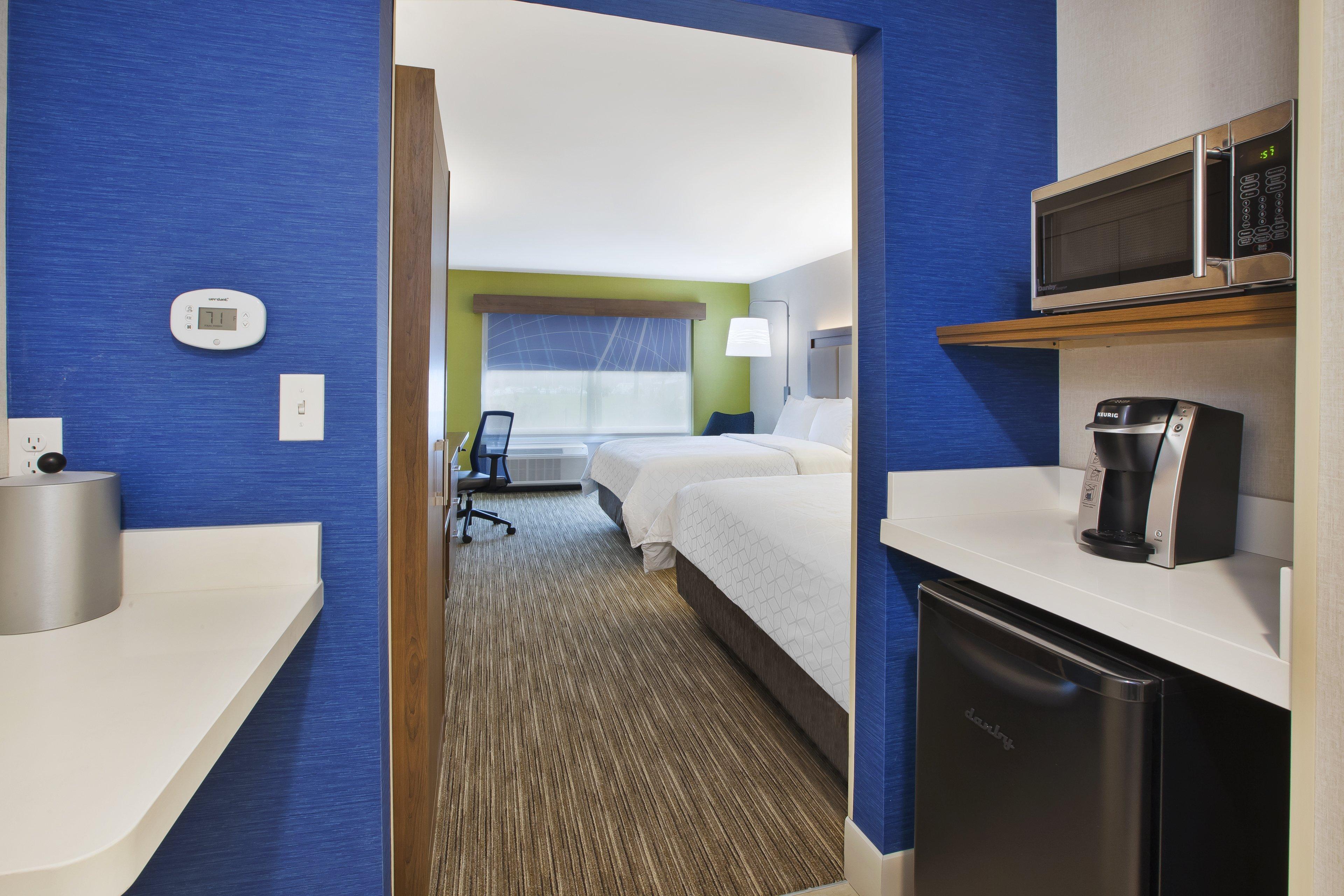 Holiday Inn Express & Suites Grand Rapids Airport North By Ihg Cascade Exterior photo