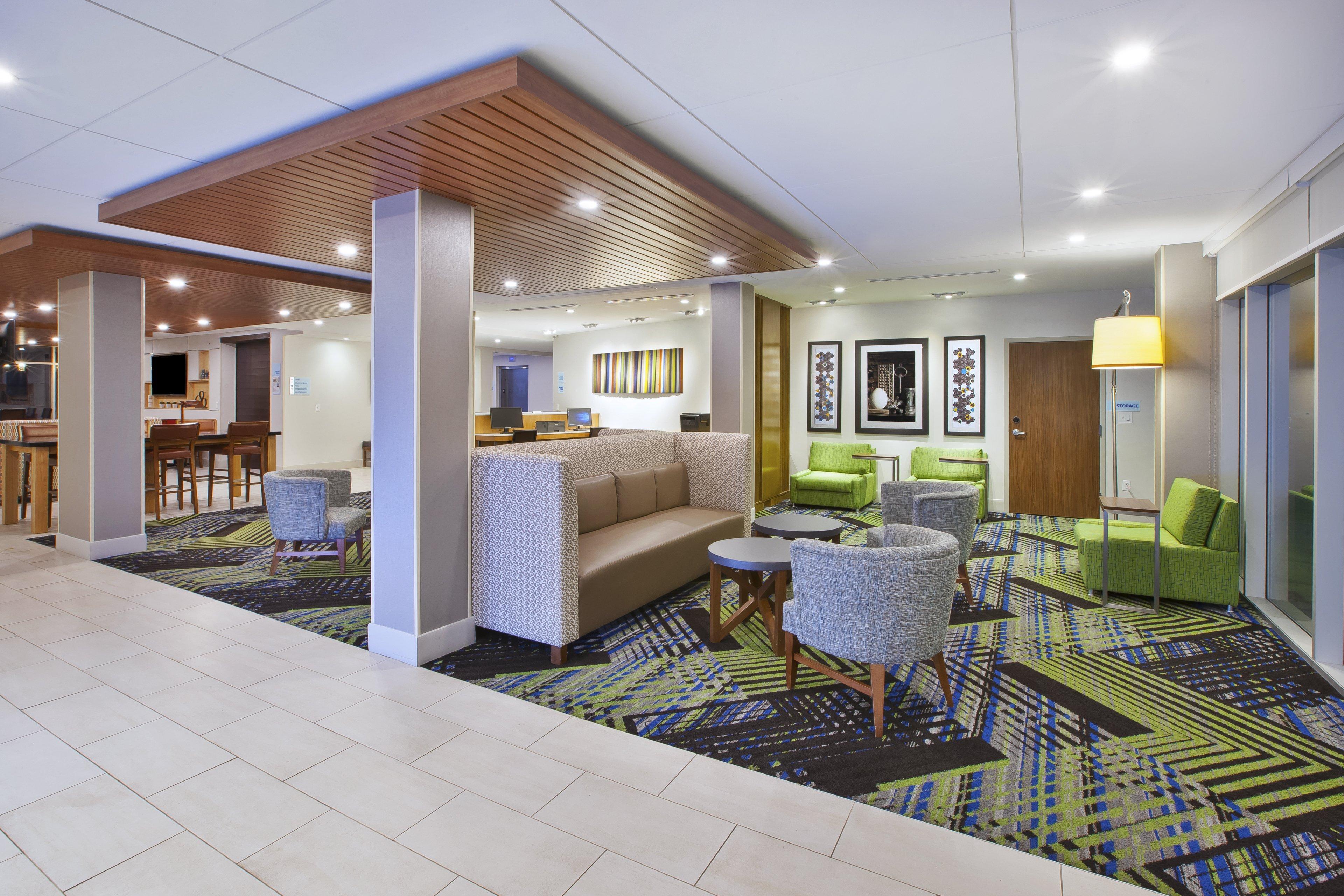 Holiday Inn Express & Suites Grand Rapids Airport North By Ihg Cascade Exterior photo