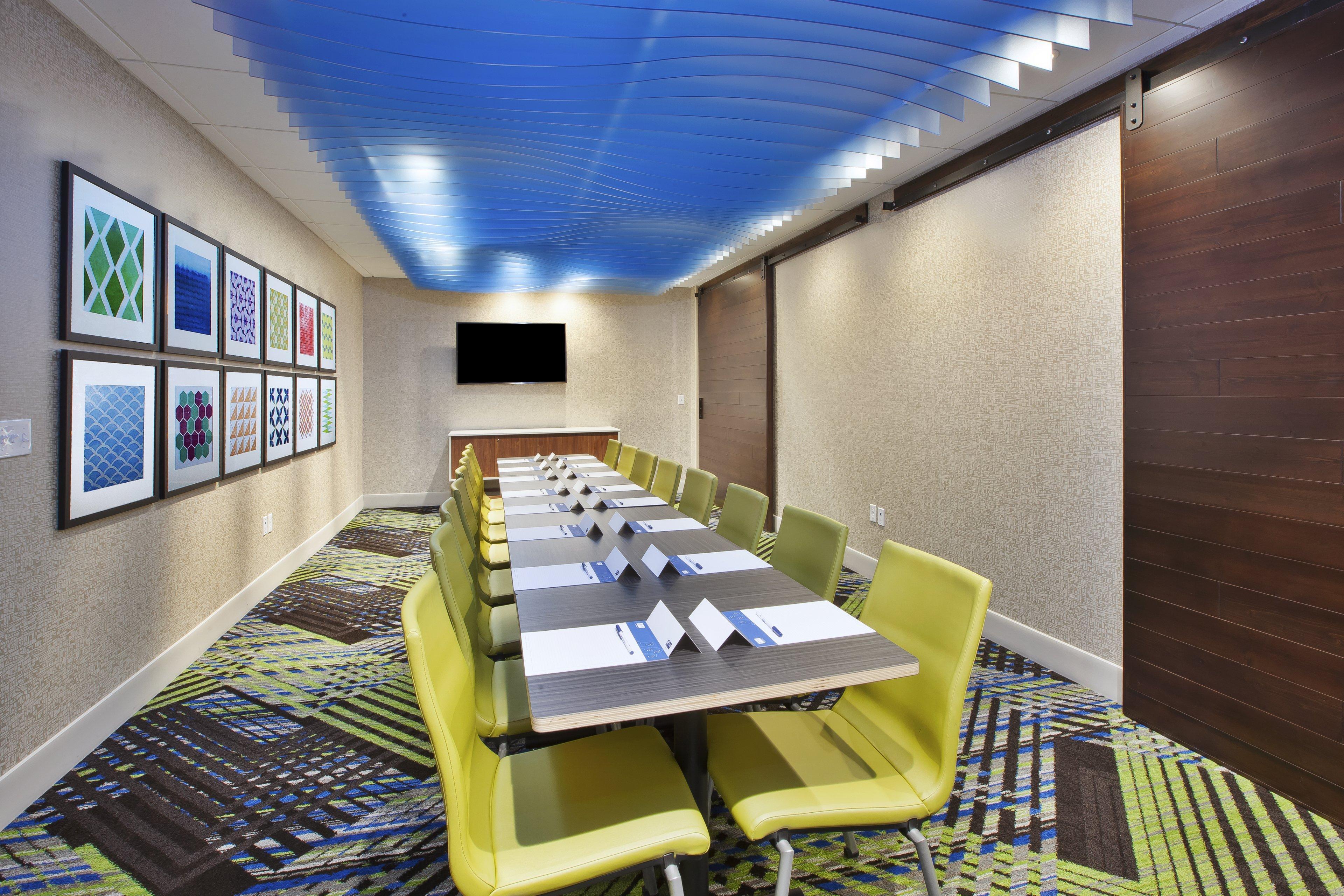 Holiday Inn Express & Suites Grand Rapids Airport North By Ihg Cascade Exterior photo