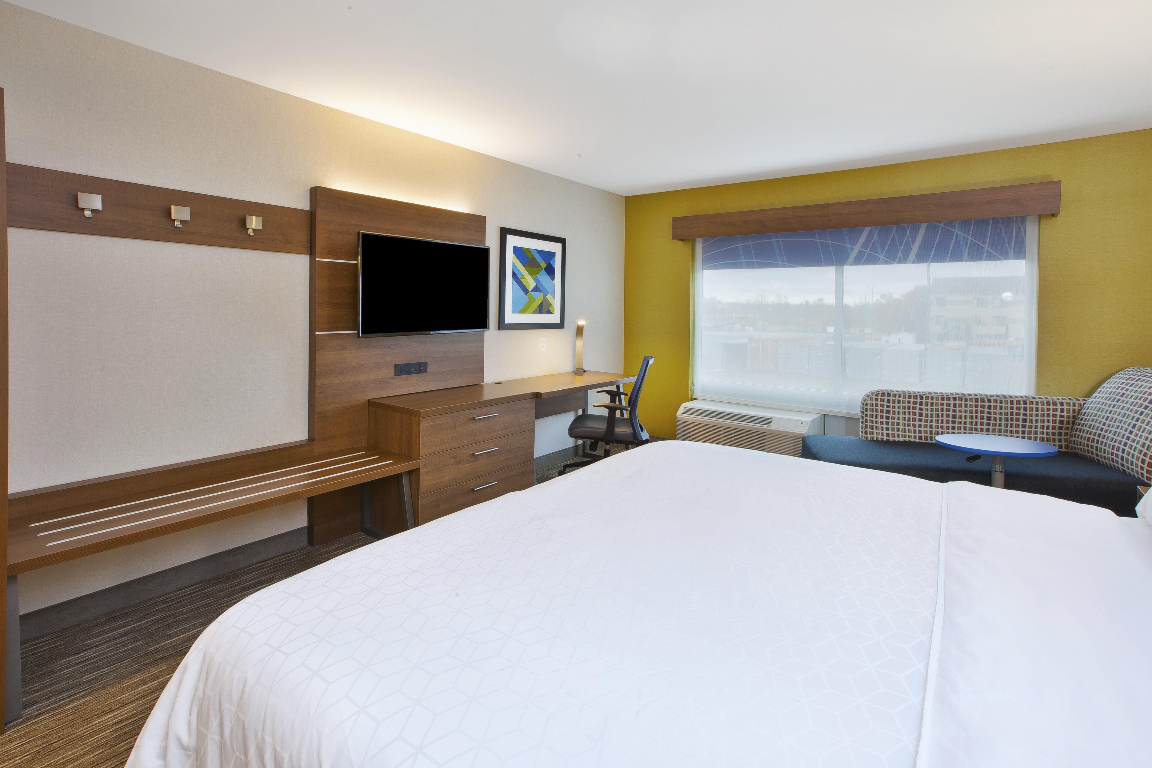 Holiday Inn Express & Suites Grand Rapids Airport North By Ihg Cascade Exterior photo
