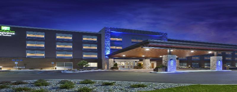 Holiday Inn Express & Suites Grand Rapids Airport North By Ihg Cascade Exterior photo